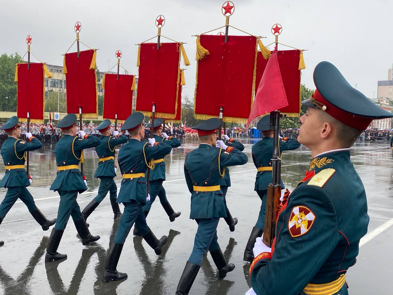 Парад в Саратове 8 мая 2025 5