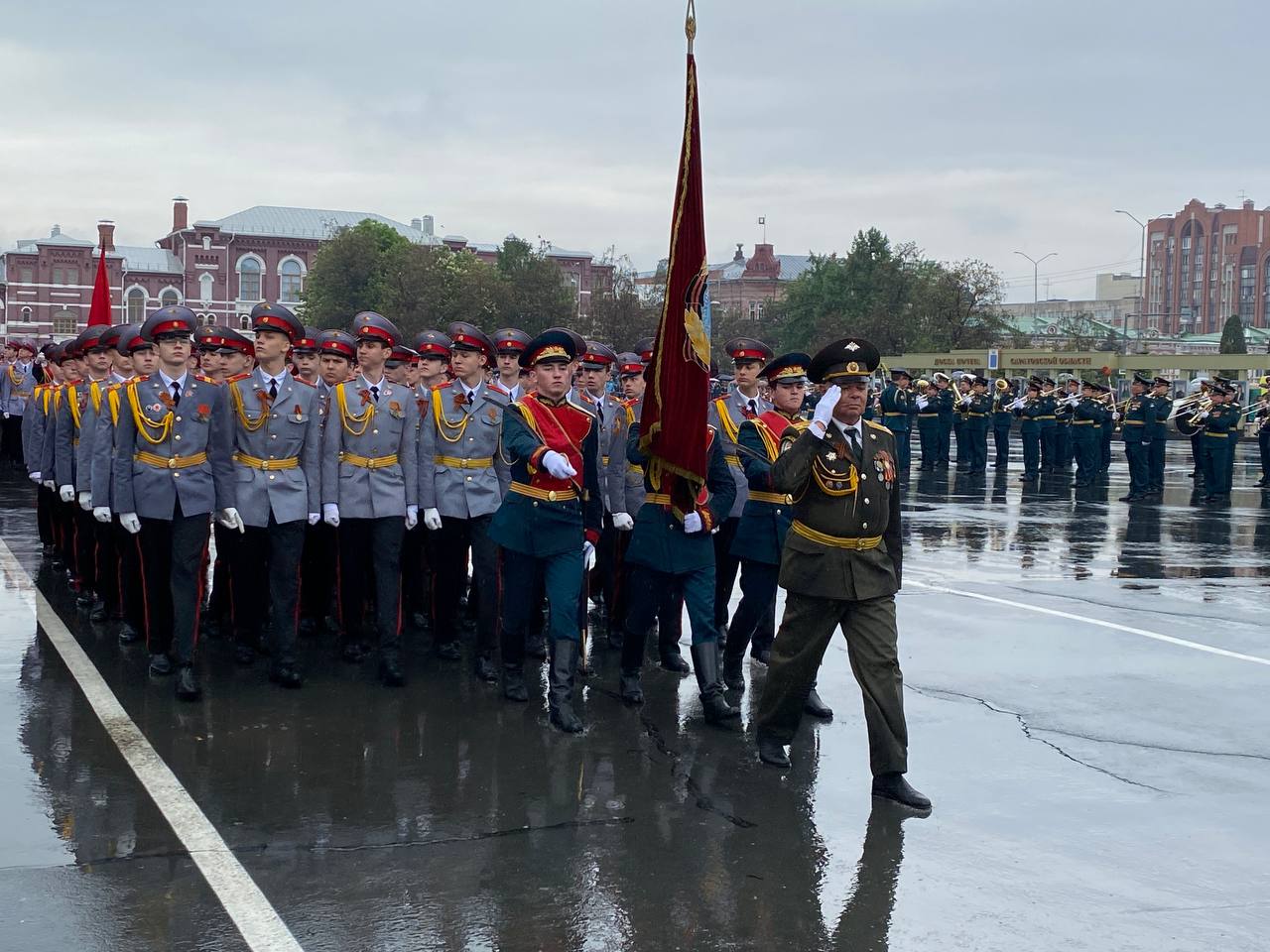 Парад в Саратове 8 мая 2025 8