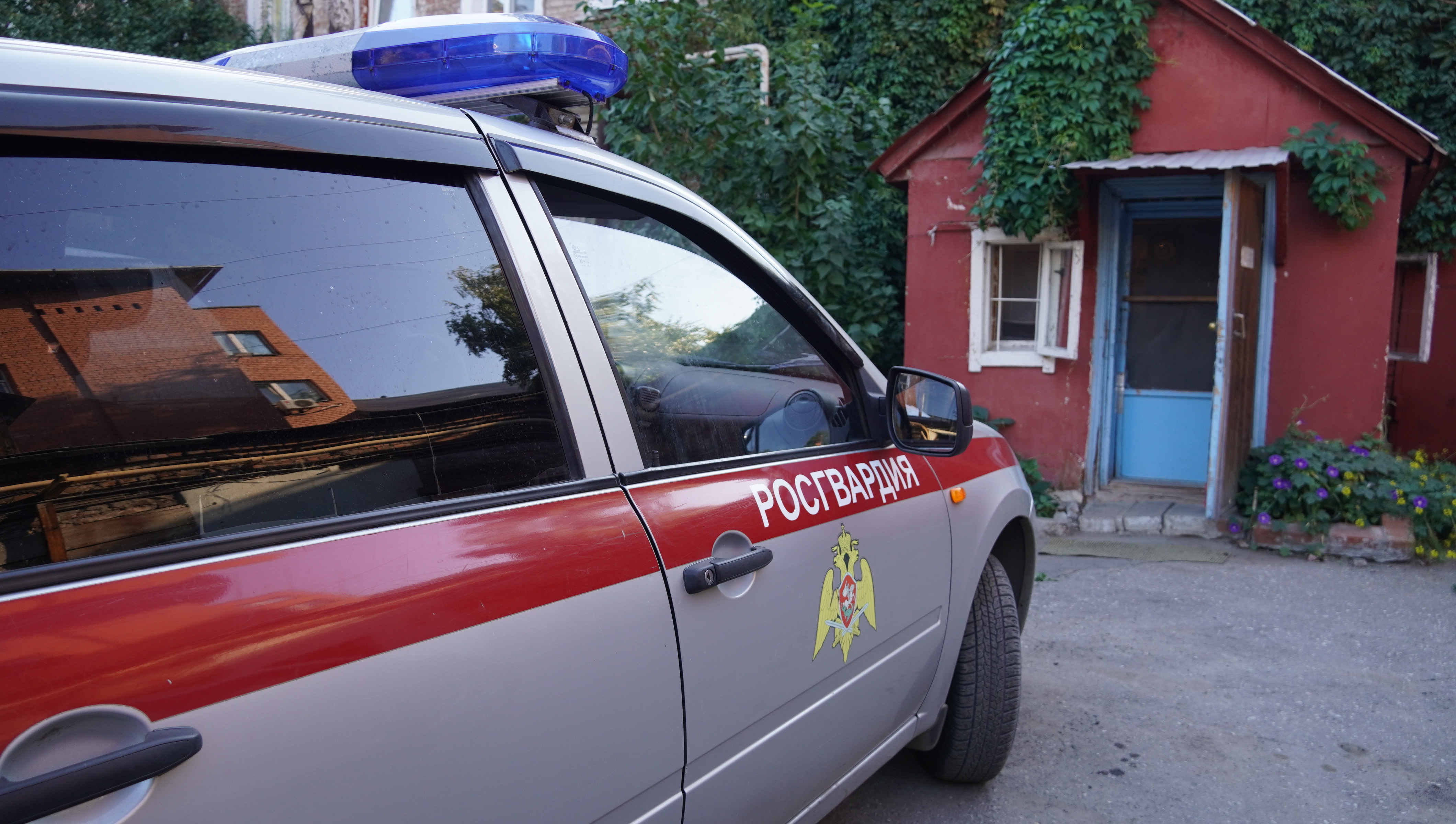 У саратовца в гараже изъяли более 1,5 килограмма марихуаны