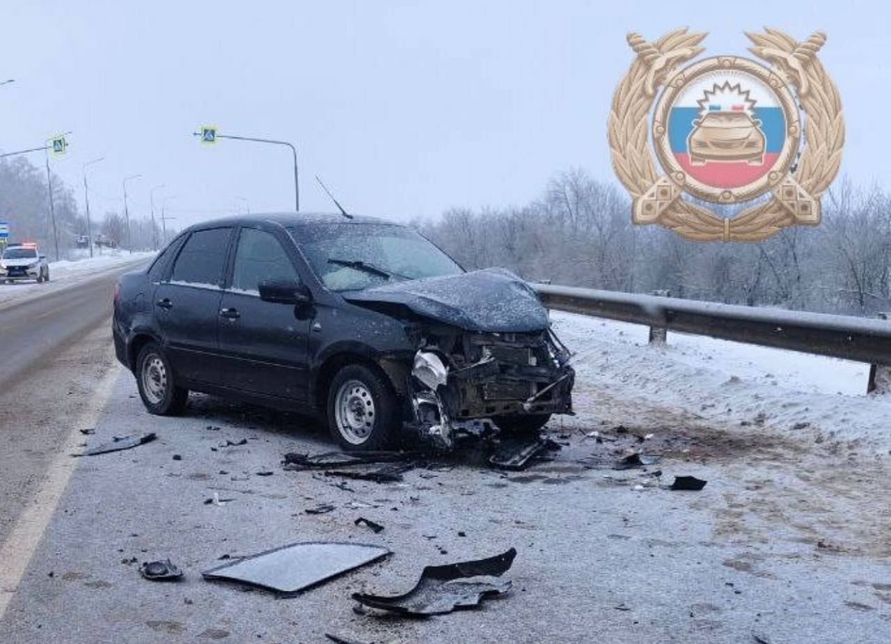 В ДТП в Лысогорском районе покалечился водитель "Оки"