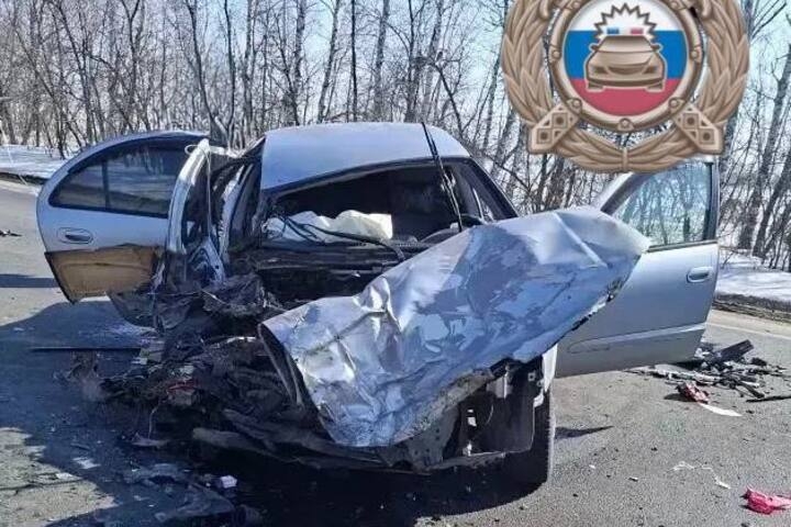 На саратовской трассе в столкновении иномарки с фурой пострадала женщина На саратовской трассе в столкновении иномарки с фурой пострадала женщина