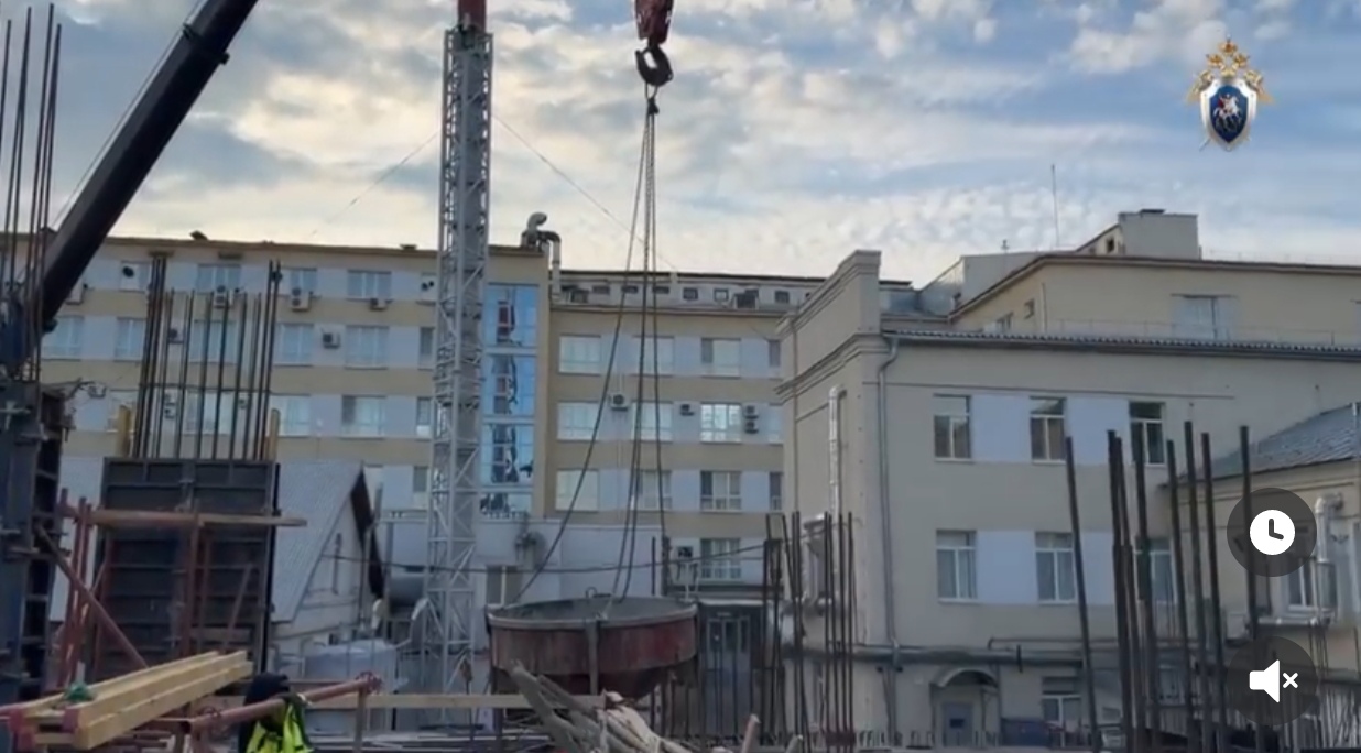 В Саратове на стройке от удара крана погиб рабочий В Саратове на стройке от удара крана погиб рабочий
