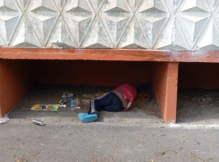 Бомжиха в Завчике