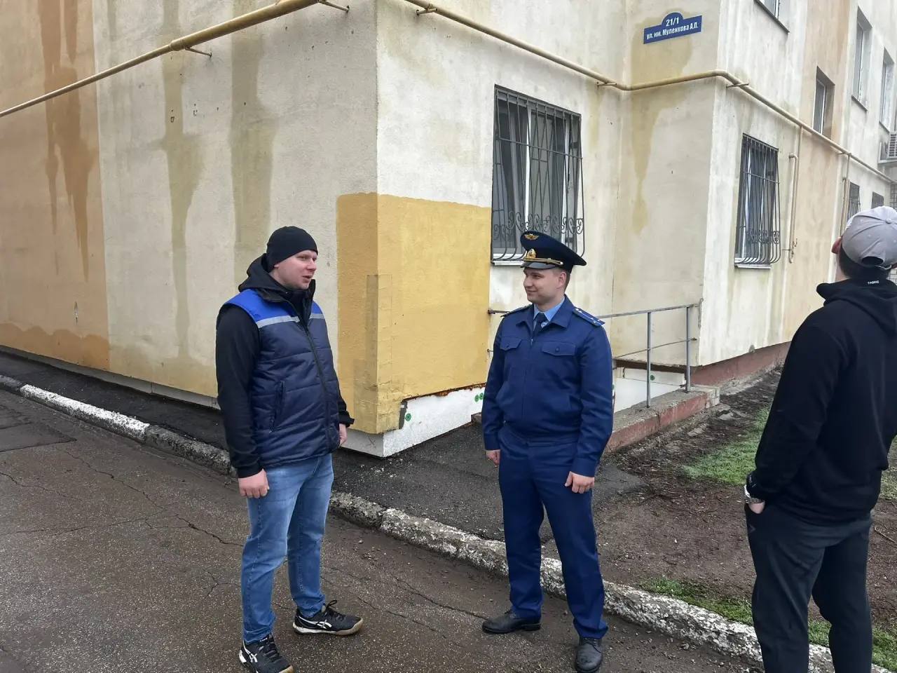 Прокурор выехал на улицу Муленкова 