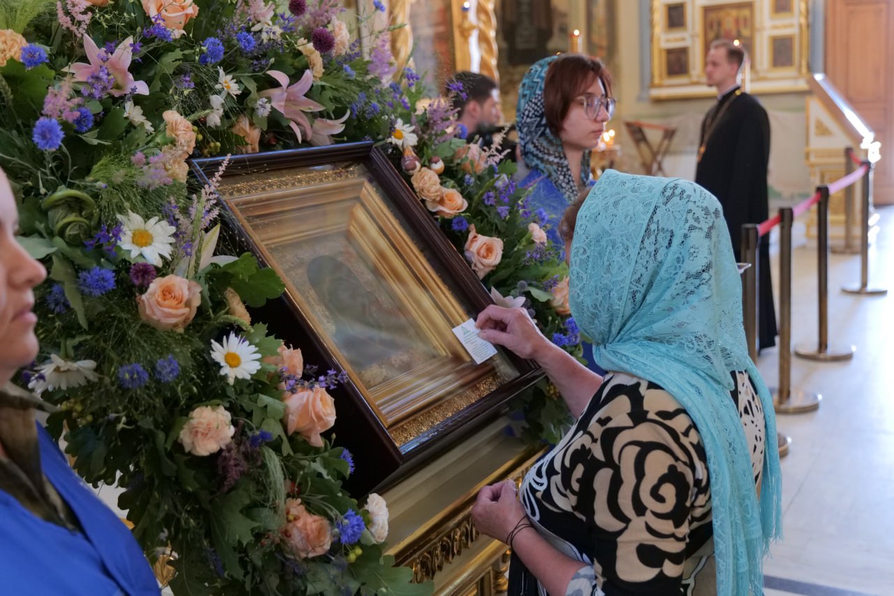 Казанская икона в Саратове верующие еще