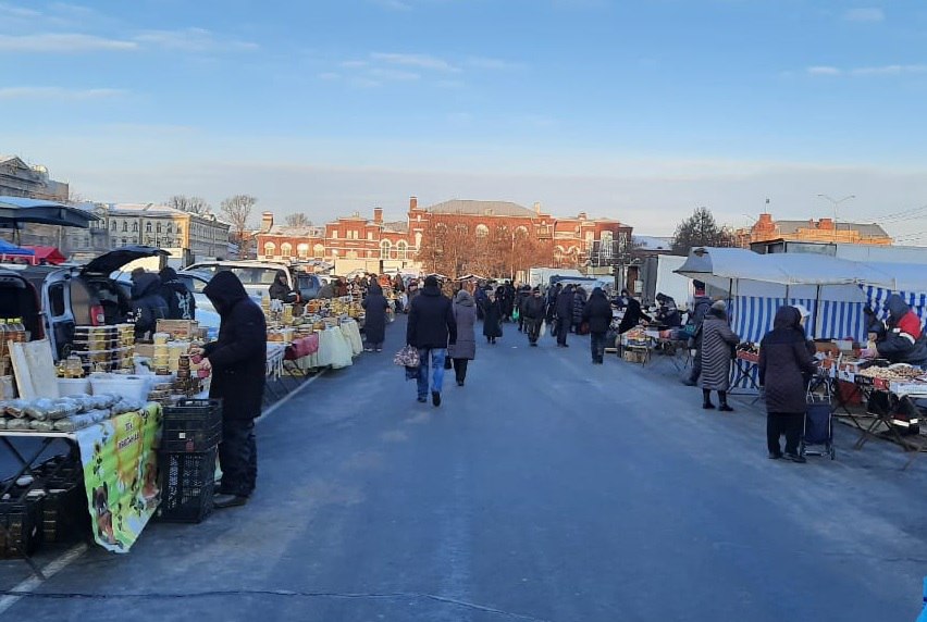Саратовцев приглашают на Театральную площадь за продуктами по выгодным ценам