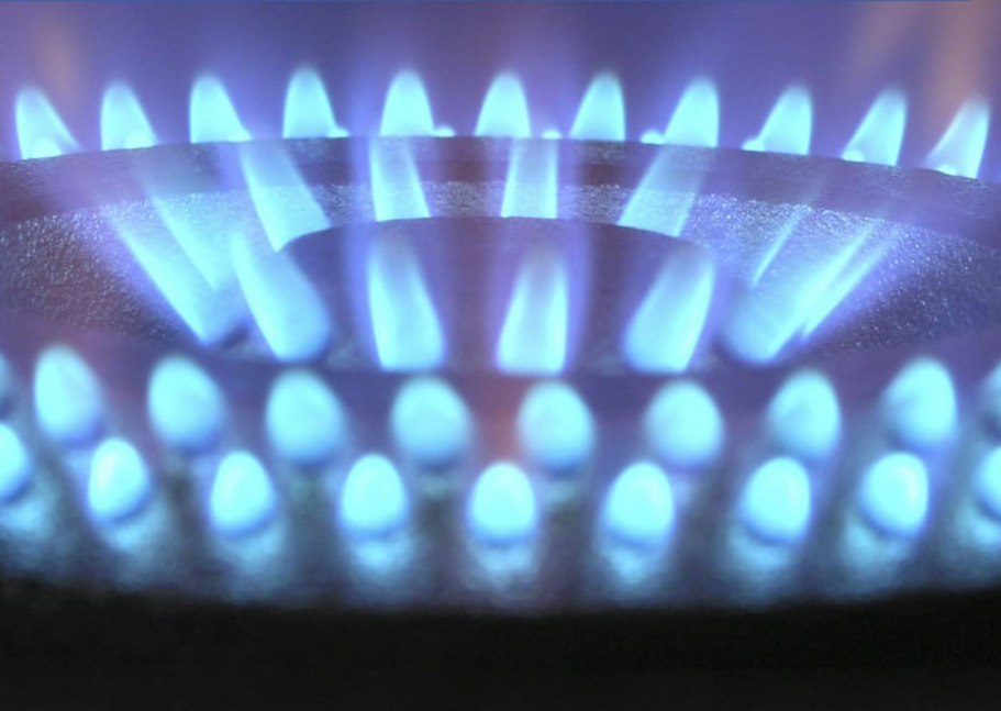 Саратовский инженер за взятку закрыл глаза на незаконную врезку в газопровод: приговор