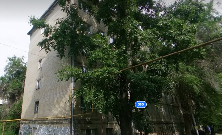 В Саратове из горящей на пятом этаже квартиры спасли мужчину