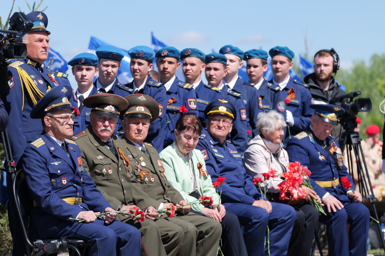 открытие Вечного огня в Энгельсском парке