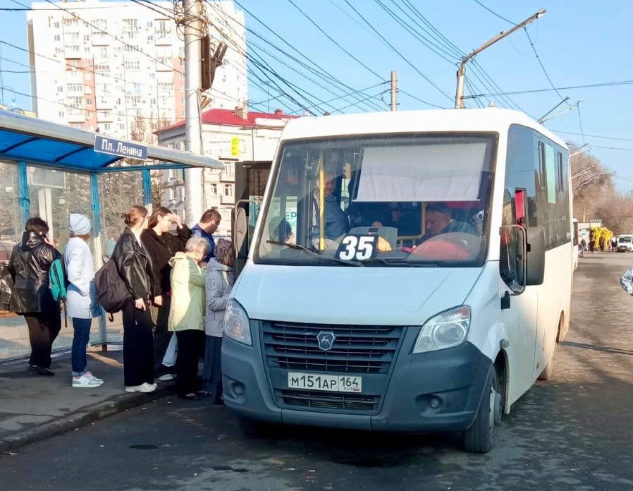 На маршруте №35 в Саратове не хватает автобусов