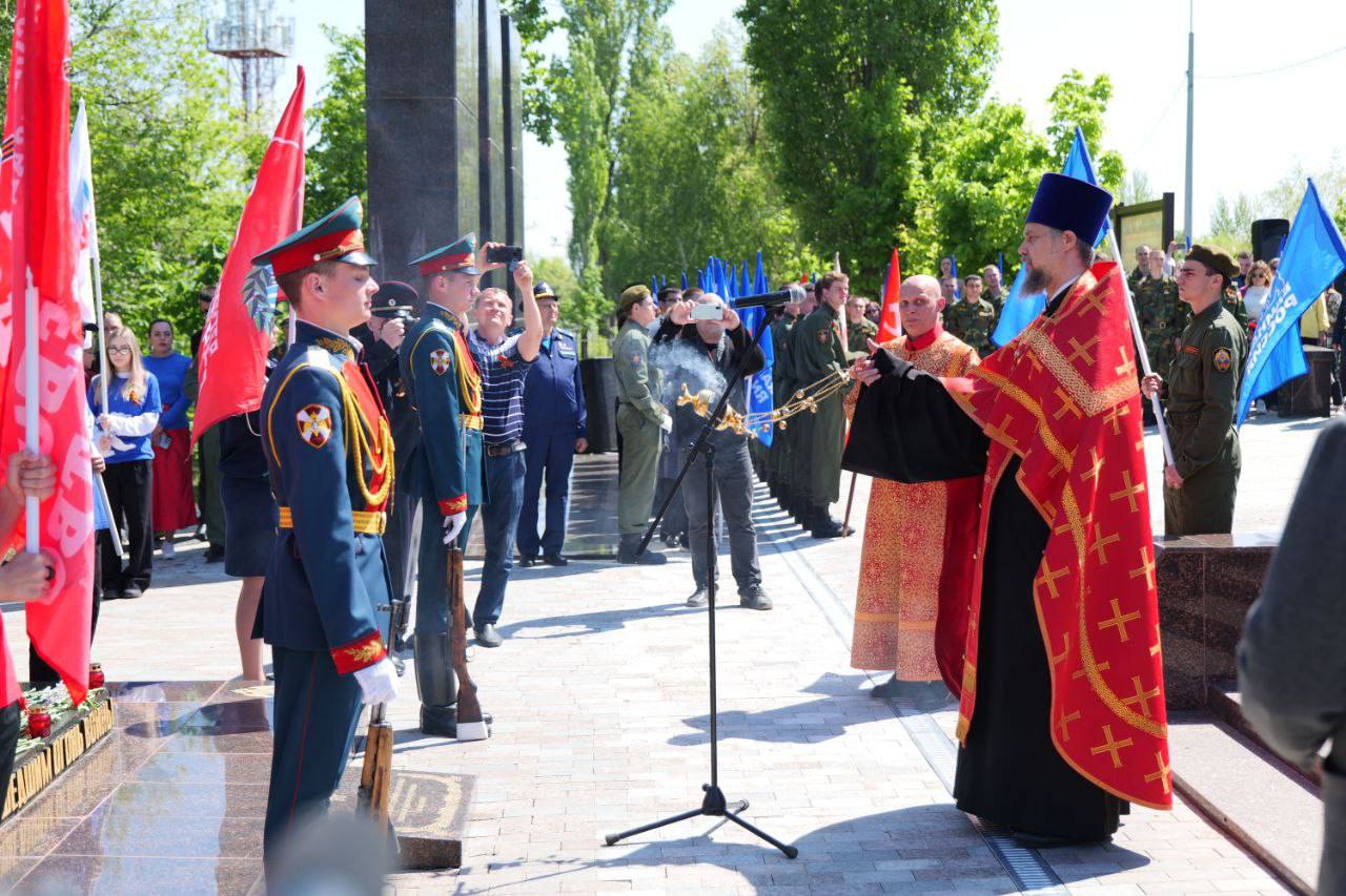 Занесение имен бойцов на мемориал 06 05 2025 1