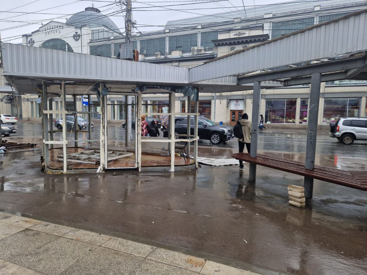 В Саратове у Крытого рынка построят остановочные карманы для автобусов