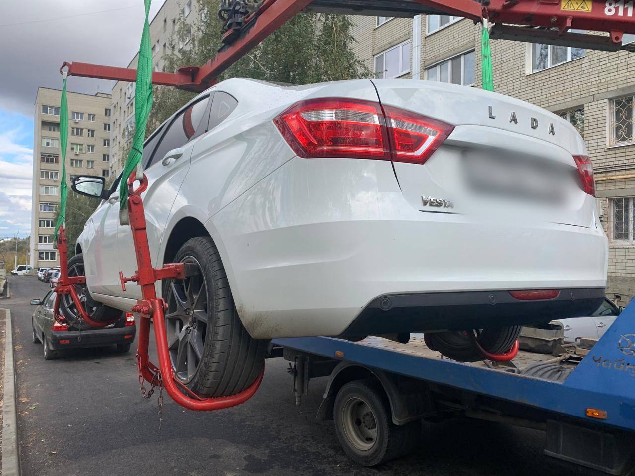 Устроивший ДТП саратовец выплатил 400 тысяч рублей за ущерб только после ареста машины Устроивший ДТП саратовец выплатил 400 тысяч рублей за ущерб только после ареста машины