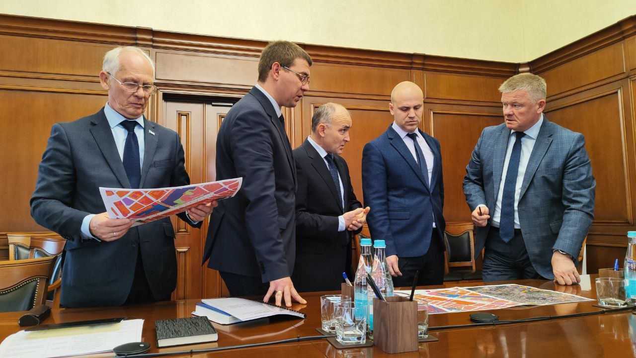 В Саратове на Славянской площади появятся парковки и посадочные платформы