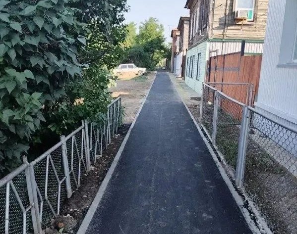 В саратовском райцентре отремонтировали тротуары, ведущие к социальным объектам