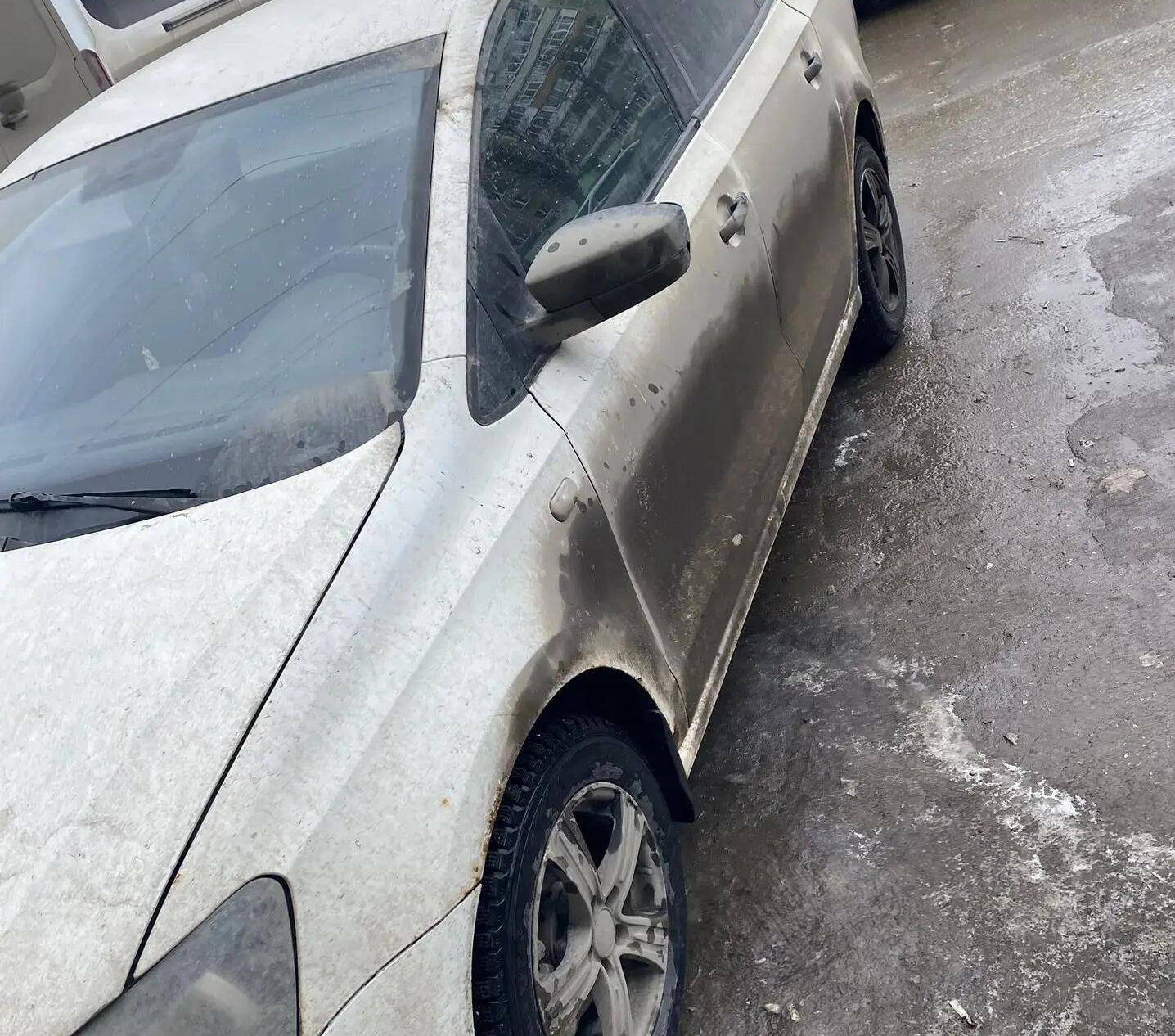 Саратовчанку заставили выплатить 140 тысяч рублей из-за аварии, которую устроил её муж