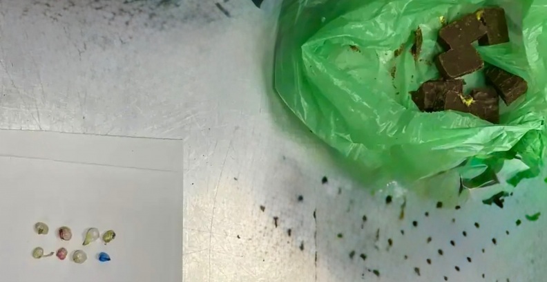 Саратовского заключённого пытались угостить конфетами с героиновой начинкой Саратовского заключённого пытались угостить конфетами с героиновой начинкой