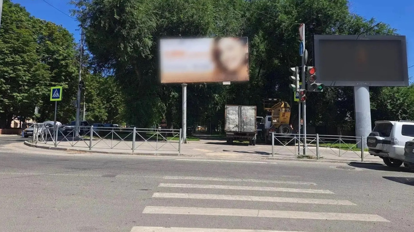 Власти очистили Саратов от 101 рекламного щита Власти очистили Саратов от 101 рекламного щита
