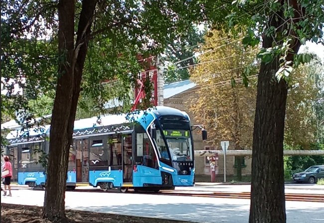 Авария на Огородной остановила трамваи двух маршрутов Авария на Огородной остановила трамваи двух маршрутов