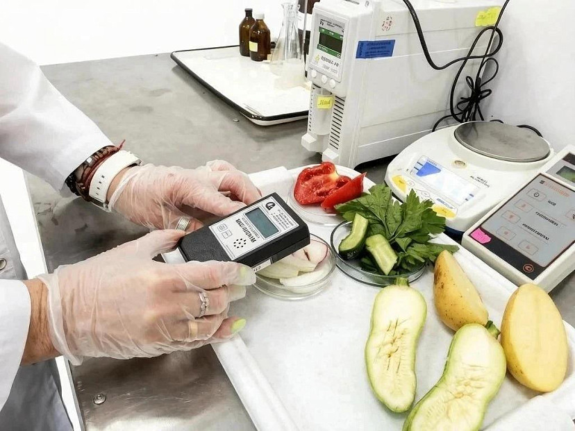 На саратовских рынках нашли испорченную рыбу и гнилые овощи