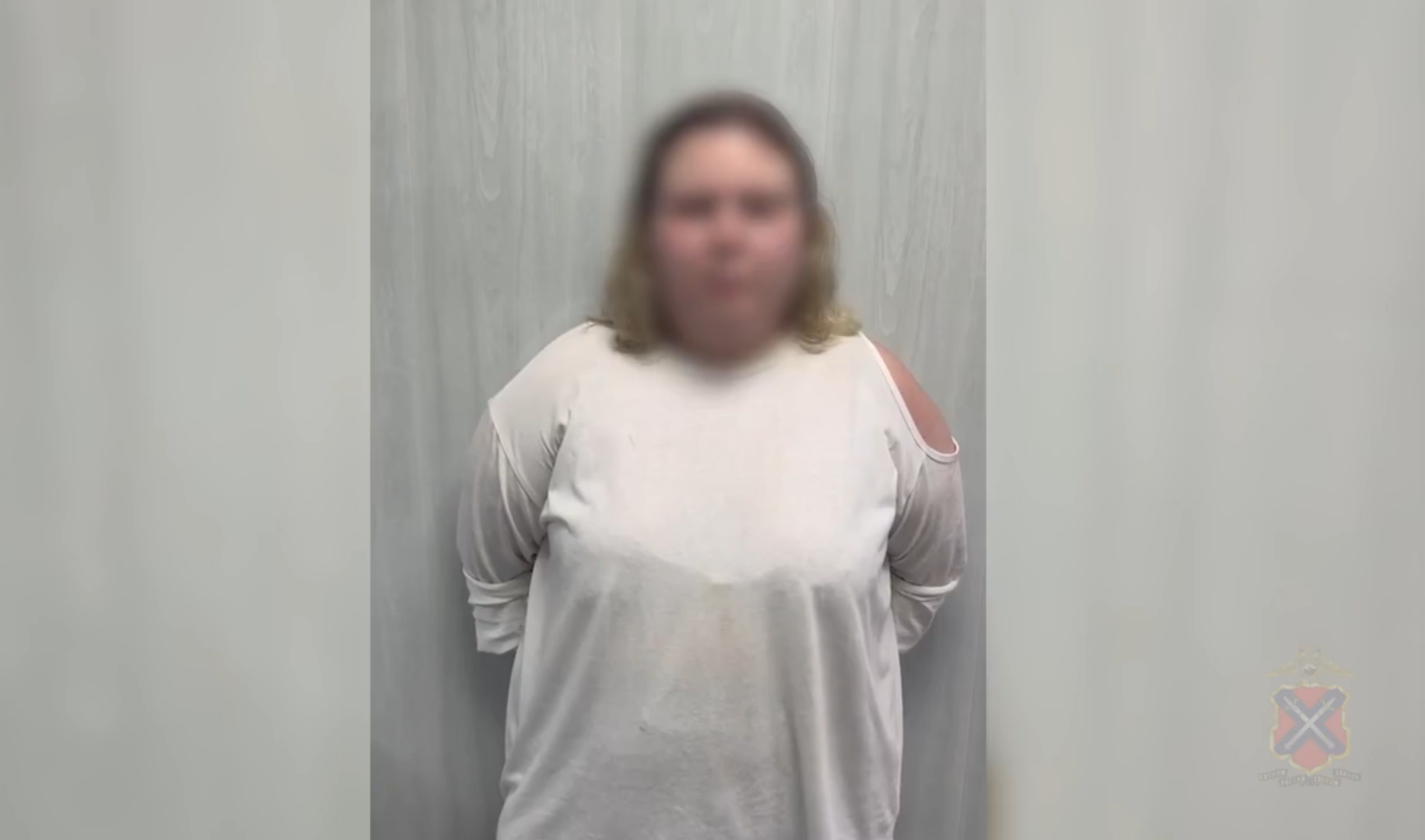 Девушка поймала выброшенные из окна 7 млн рублей и уехала на такси в Саратов Девушка поймала выброшенные из окна 7 млн рублей и уехала на такси в Саратов