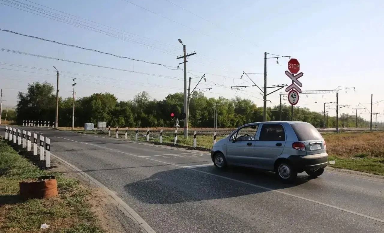 Железнодорожники на ночь закроют переезд в Гагаринском районе Саратова Железнодорожники на ночь закроют переезд в Гагаринском районе Саратова
