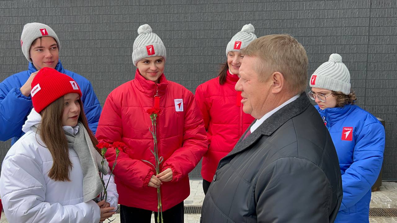 Панков 90 лет Гагарину 3