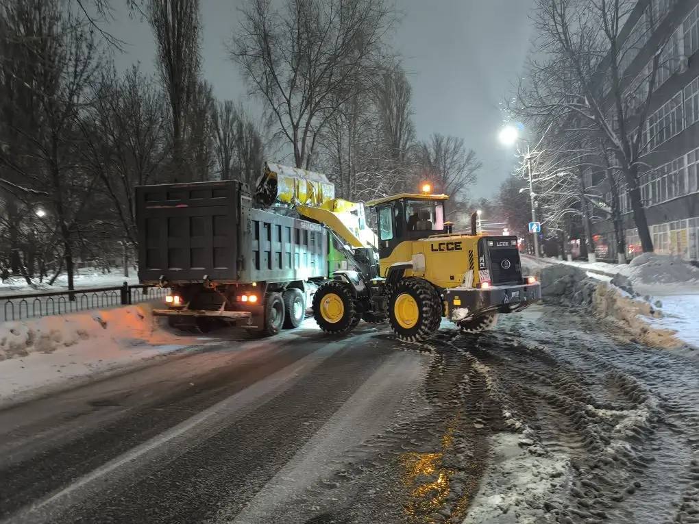 На шести улицах Саратова до весны запретят парковаться