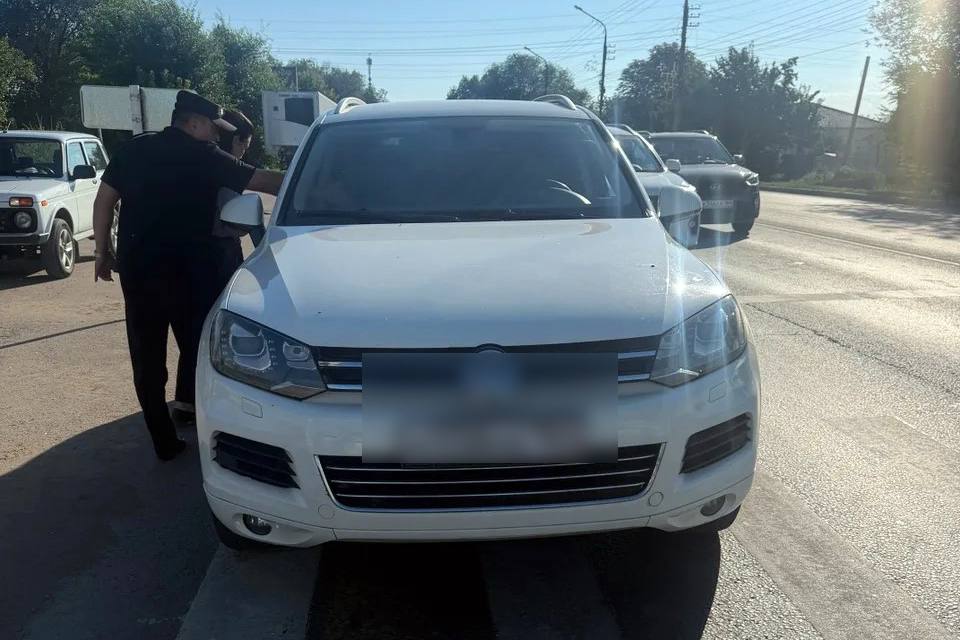 В Энгельсе юный романтик угнал внедорожник, чтобы прокатить возлюбленную В Энгельсе юный романтик угнал внедорожник, чтобы прокатить возлюбленную