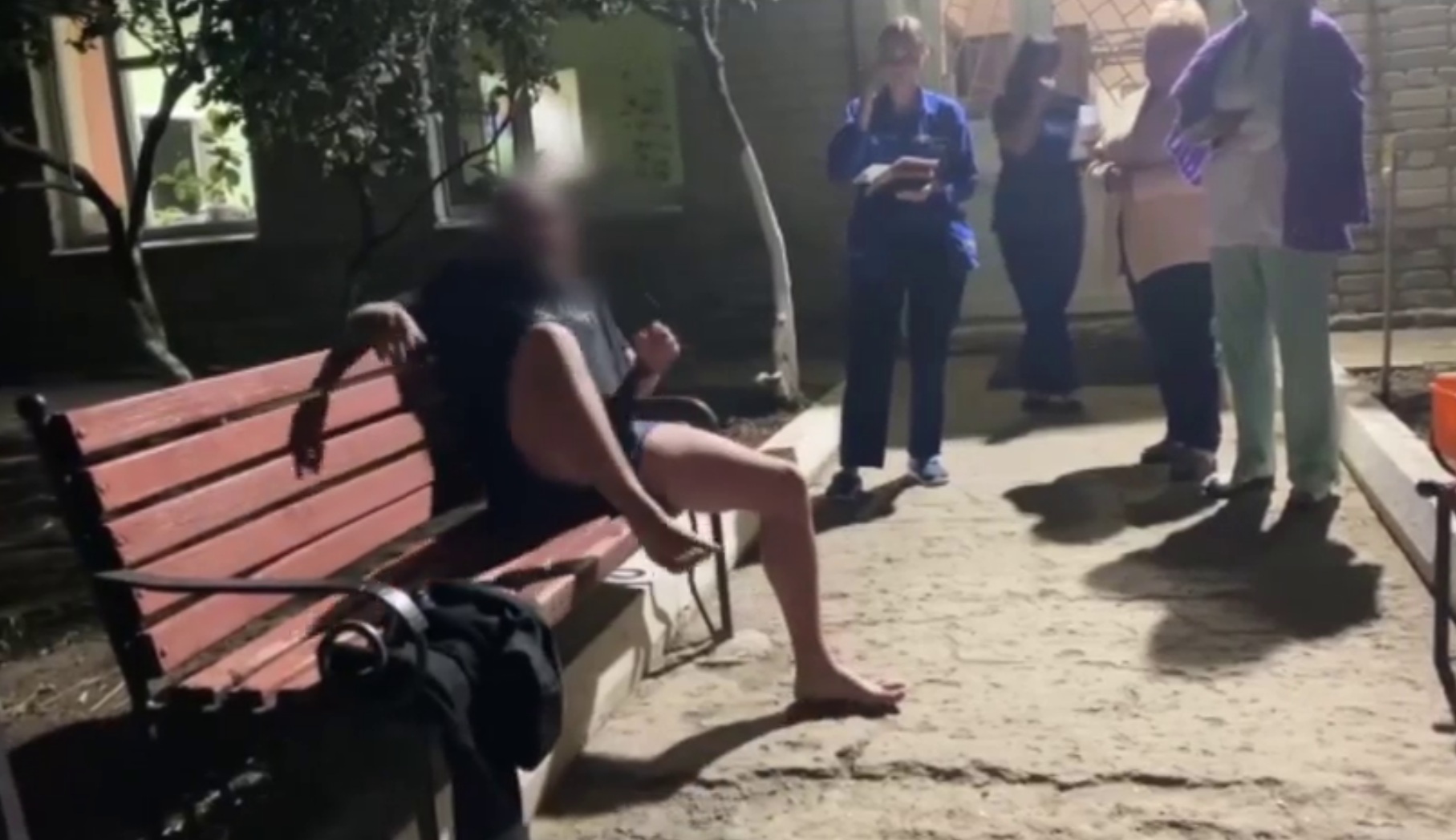 В Саратове пьяный лихач устроил перед полицейскими шоу с раздеванием В Саратове пьяный лихач устроил перед полицейскими шоу с раздеванием