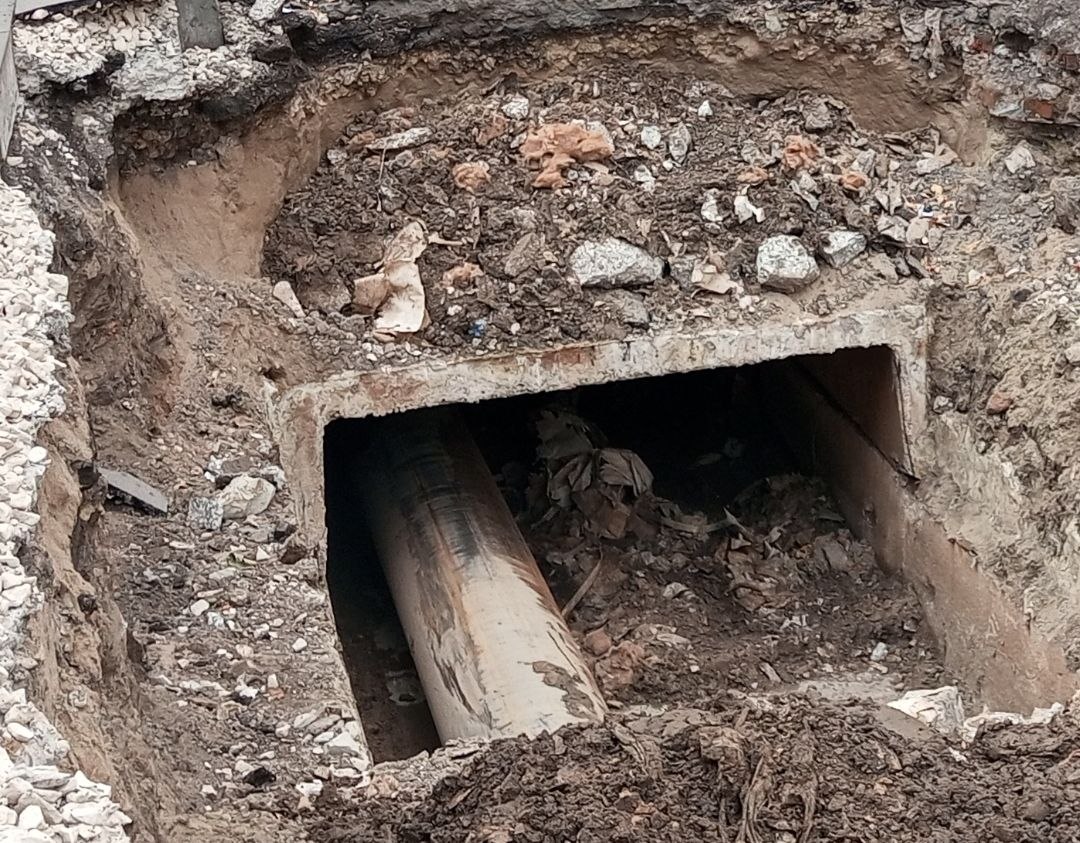 В Саратове новый асфальт не продержался и суток В Саратове новый асфальт не продержался и суток