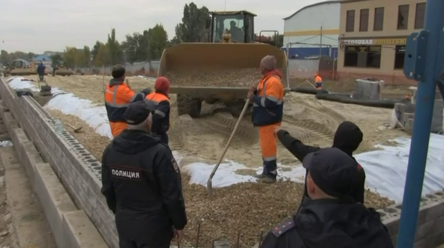 Из Саратовской области выгнали более 170 нелегальных мигрантов Из Саратовской области выгнали более 170 нелегальных мигрантов