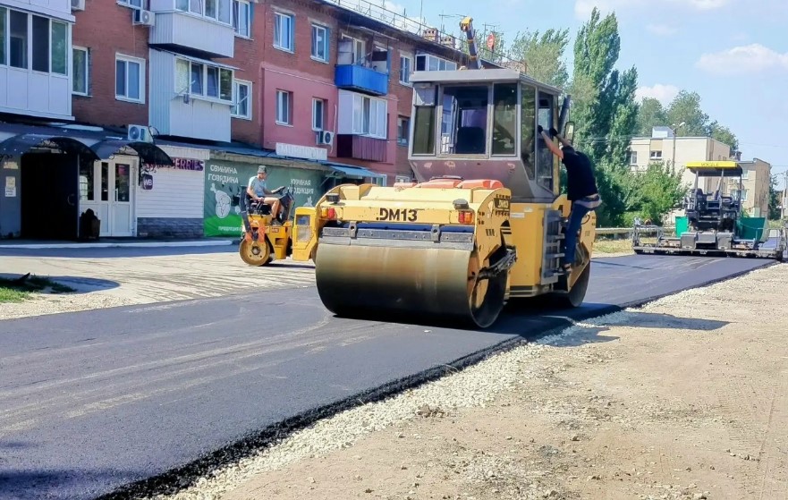 Саратовские сельчане наводят красоту вокруг новых дорог Саратовские сельчане наводят красоту вокруг новых дорог