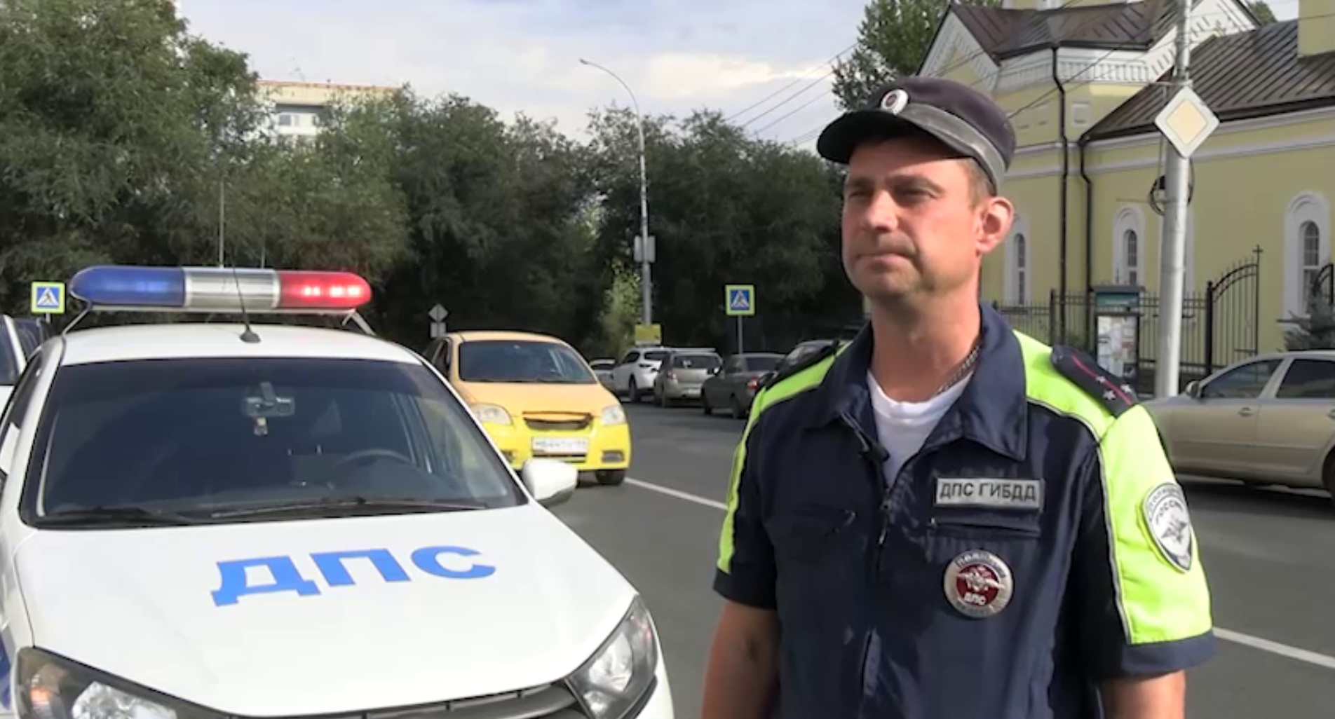 Саратовский полицейский за 3 минуты довёз до больницы потерявшую сознание горожанку Саратовский полицейский за 3 минуты довёз до больницы потерявшую сознание горожанку