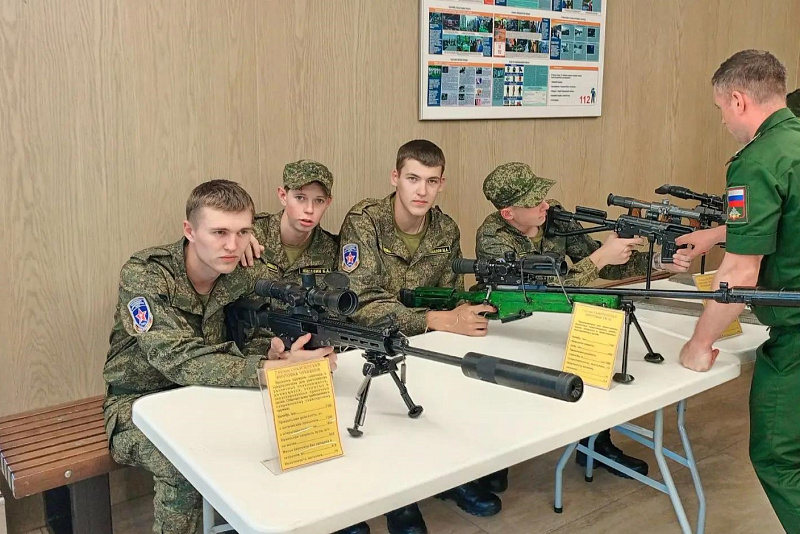 Саратовские юнармейцы участвуют в патриотических сборах «Гвардеец-2026» в Пензе Саратовские юнармейцы участвуют в патриотических сборах «Гвардеец-2026» в Пензе