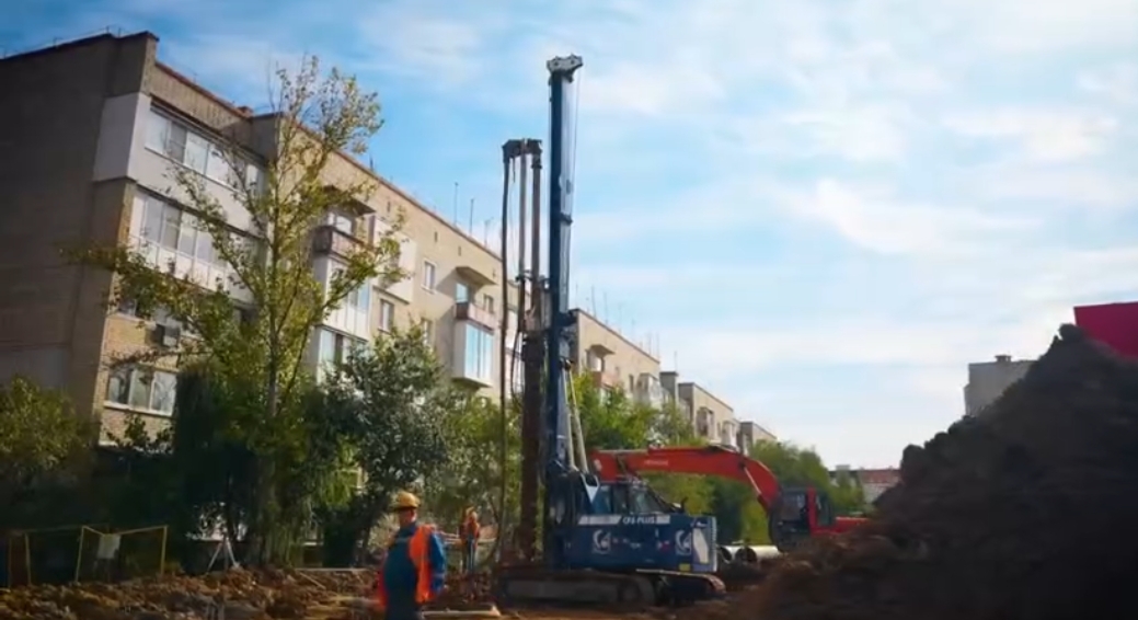 Свыше 300 миллионов рублей выделят на ремонт коллектора в Энгельсе Свыше 300 миллионов рублей выделят на ремонт коллектора в Энгельсе