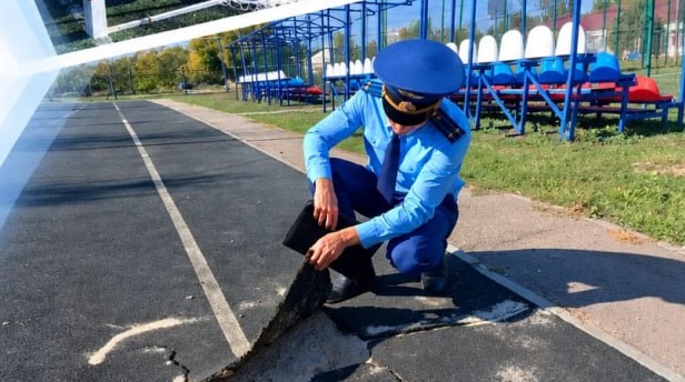Саратовская шестиклассница получила травму на уроке физкультуры Саратовская шестиклассница получила травму на уроке физкультуры