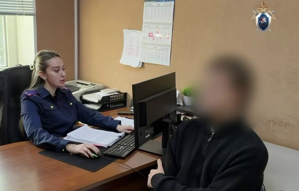 Саратовец несколько раз пырнул ножом знакомого в подъезде жилого дома Саратовец несколько раз пырнул ножом знакомого в подъезде жилого дома