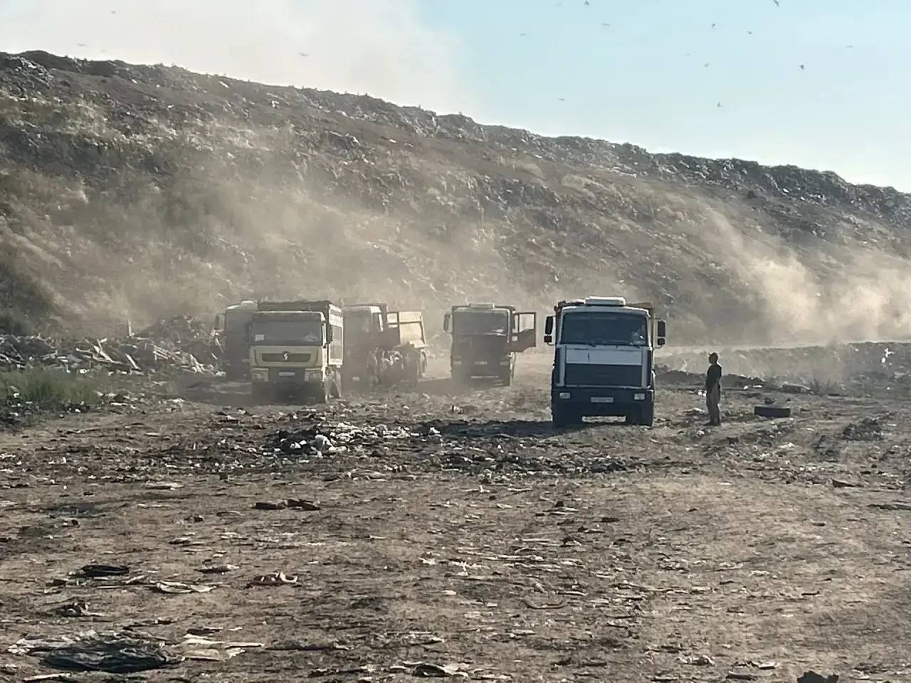 Пожар на мусорной свалке в Энгельсе потушили на 50 процентов Пожар на мусорной свалке в Энгельсе потушили на 50 процентов