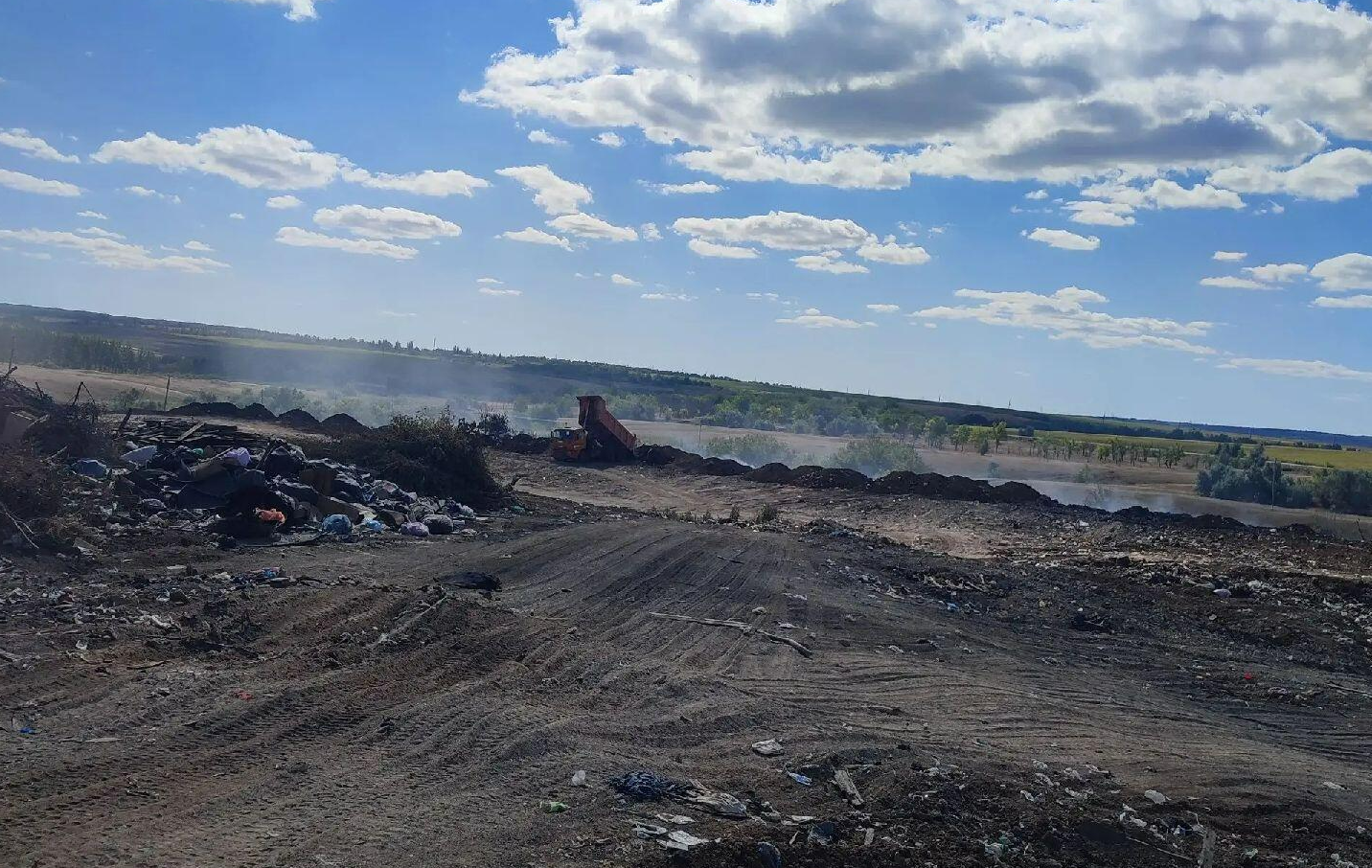 Спустя неделю в Красноармейске потушили пожар на мусорном полигоне Спустя неделю в Красноармейске потушили пожар на мусорном полигоне