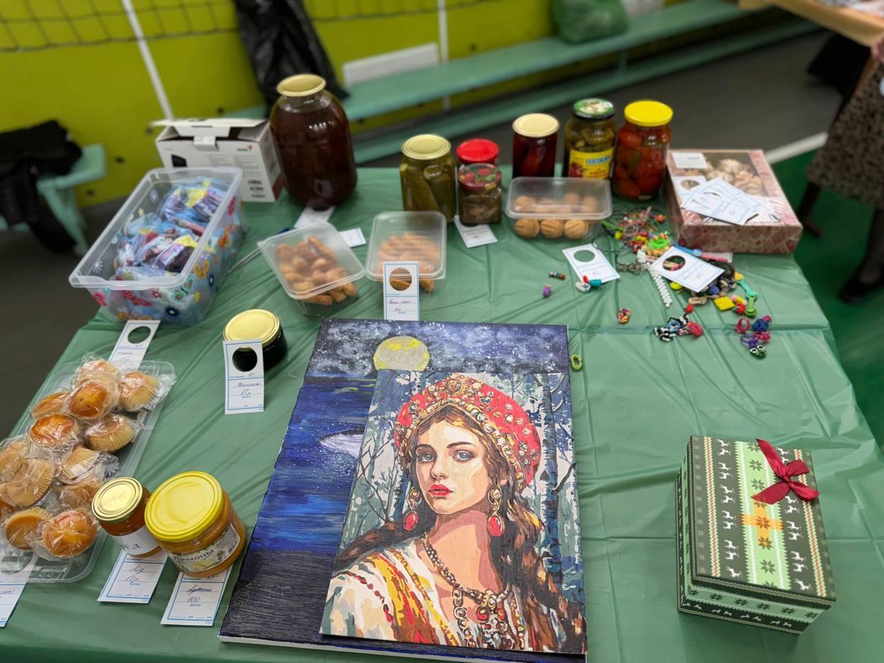 Ярмарка в школе Пугачева