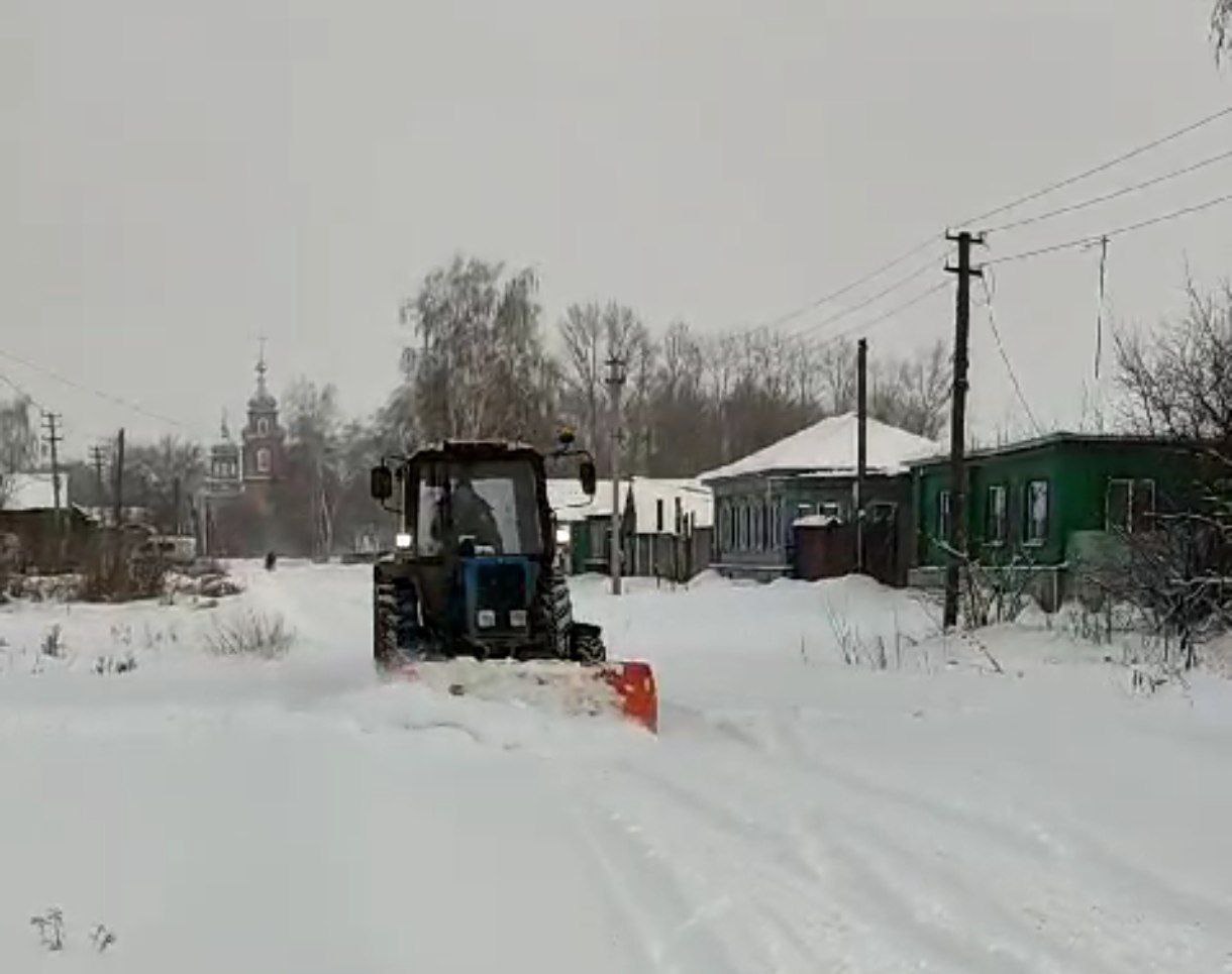 Уборка от снега в Петровске