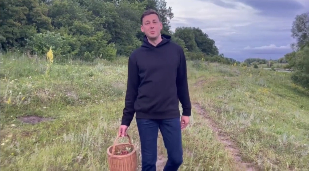 Максим Калядин и земляника 