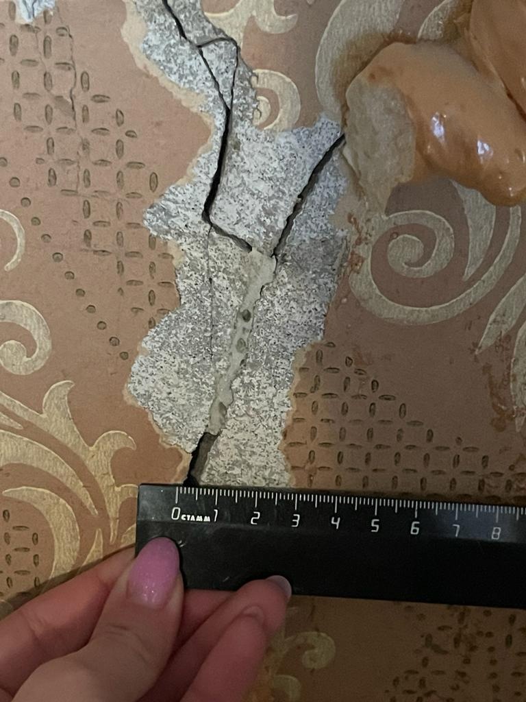 В Балакове разваливается пятиэтажка 7