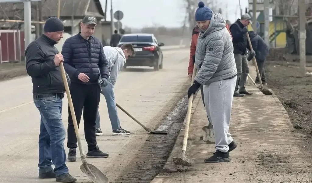 Субботник в Краснокутском районе