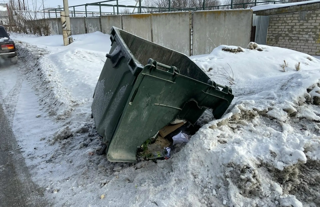 Мусорки горят