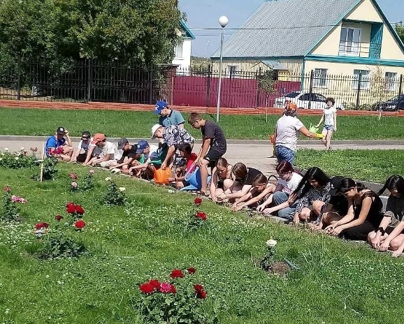 Дети работают в Перелюбе летом