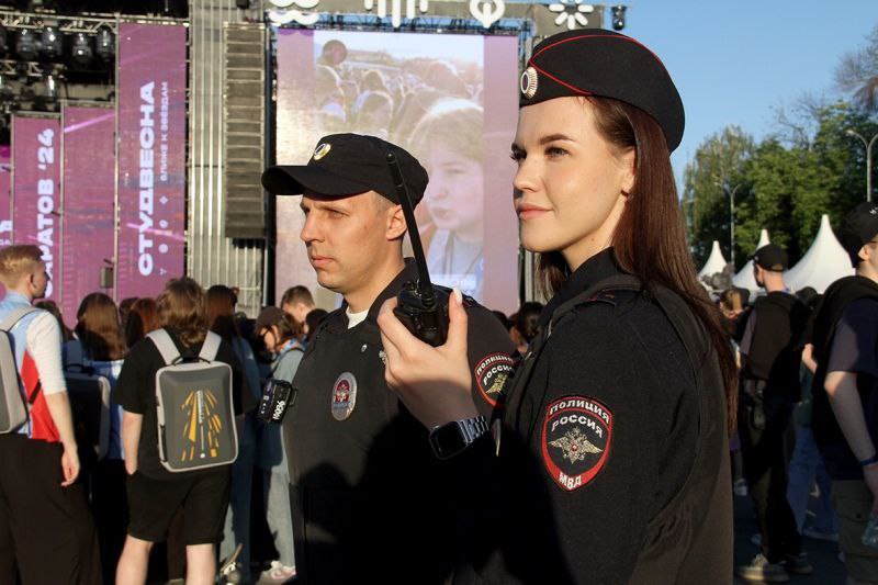 Борются с насилием и произволом: Саратовскую область охраняют 10 тысяч полицейских