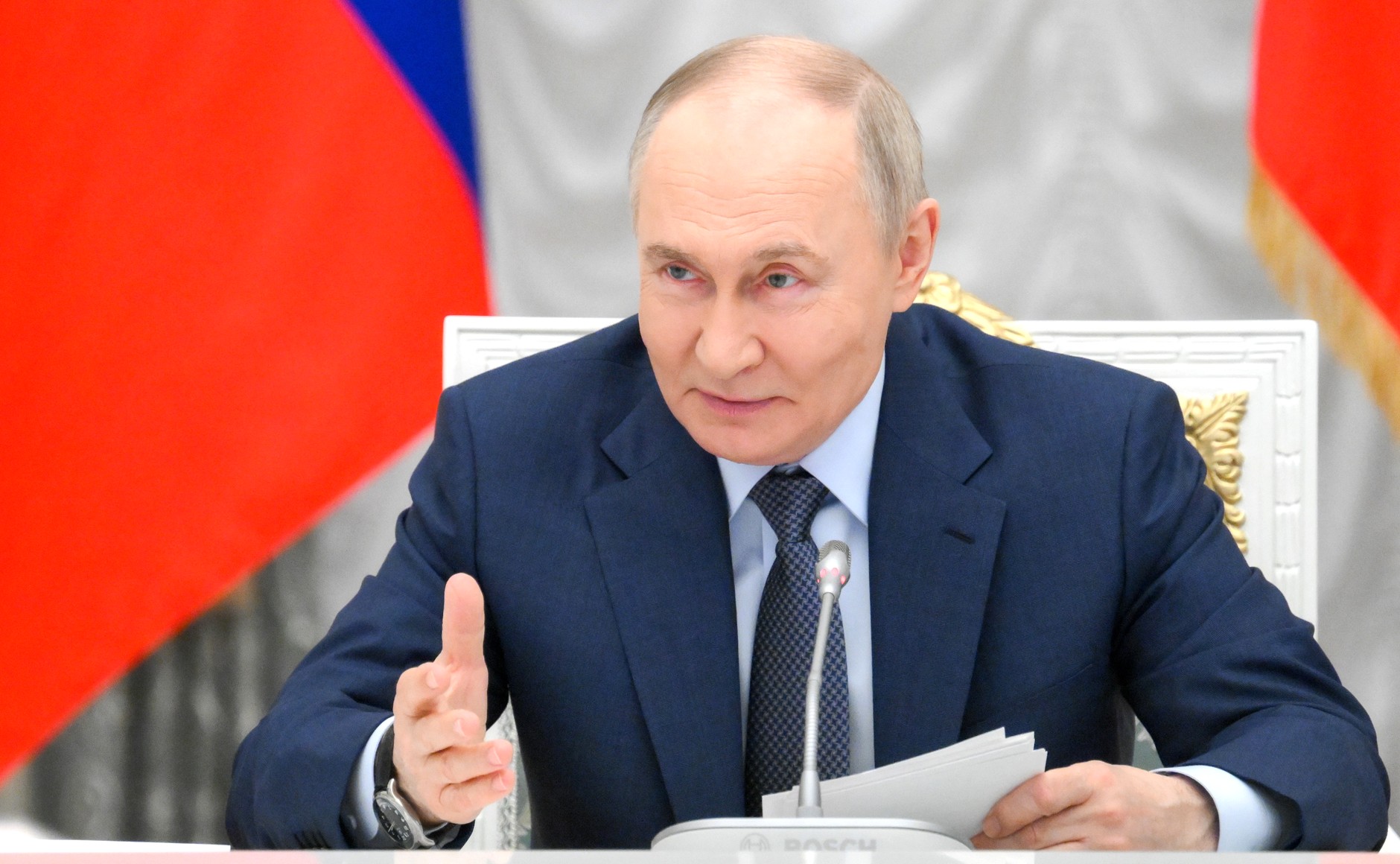 Владимир Путин: «Не очень приятно чувствовать себя киборгом»