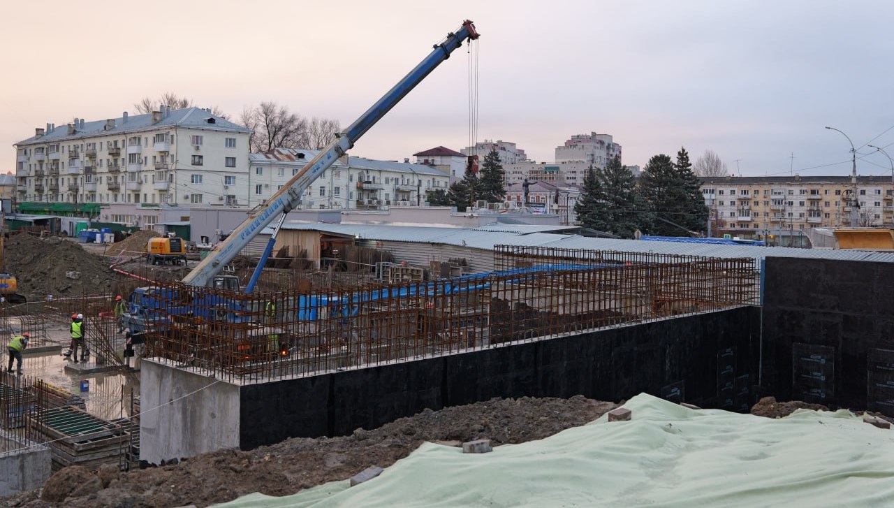 Строящийся вокзал в Саратове